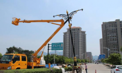 山东烟台12米景观灯安装现场